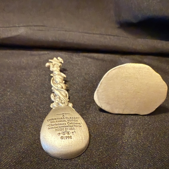 Set of 2 Fort Pewter Christmas spoons with Pewter stands - Picture 9 of 11